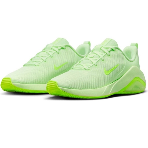 Nike Bella 7 Training Shoe (Woman) Size 8.5
